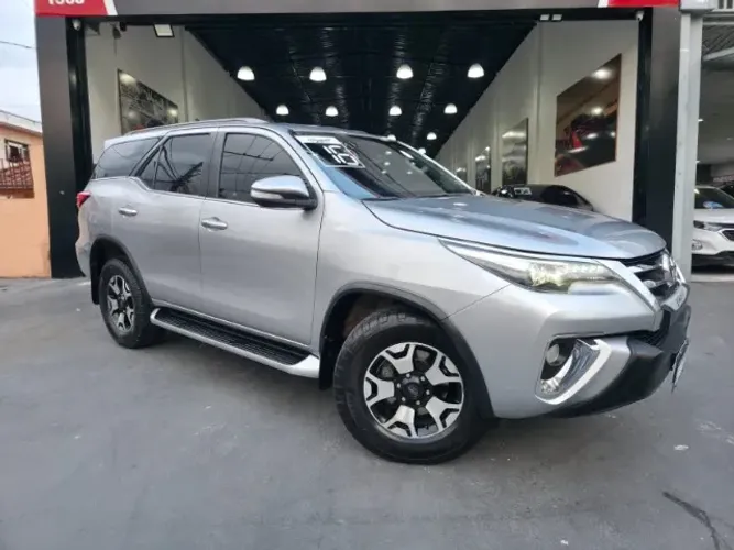 Toyota Hilux SW4 SRX 4X4 2.8 TDI 16V Dies. Aut. 2016