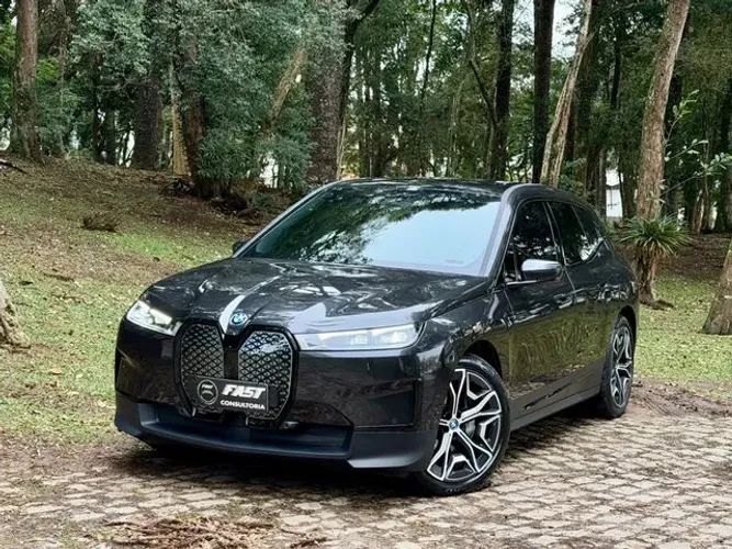 BMW IX XDrive 40 Aut. (elétrico) 2024