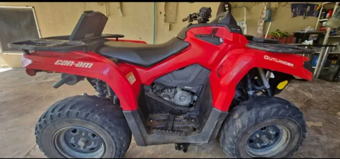 Vendo quadriciclo can am 450cc Outlander