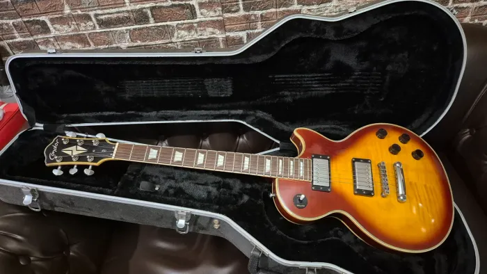 Guitarra Les Paul Condor Clp estilo Custom com hard case