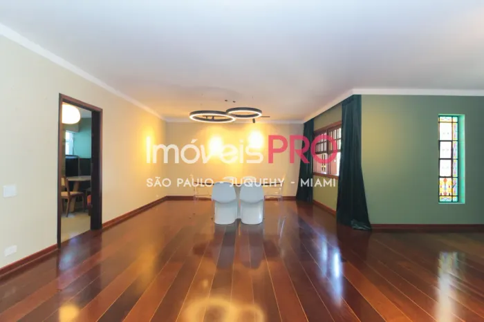 Brooklin Velho, Casa totalmente reformada com 5 quartos, 3 suites , 10 vagas, piscina, áre