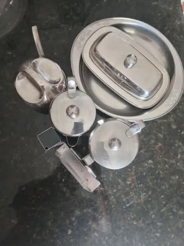 Kit inox com 7 peças.
