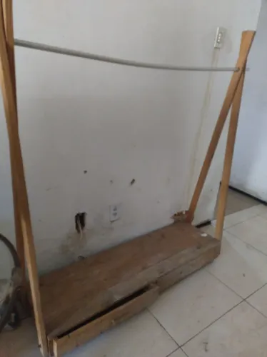 Arara de paletes com gavetas