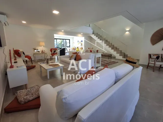 Casa em Condomínio | Barra do Sahy | 4 Suítes | Piscina Privativa