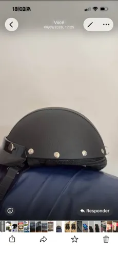 Capacete e balança
