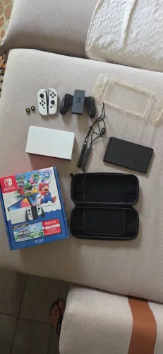 Nitendo Switch OLED 256Gb (Desbloqueado) com vários acessórios (Aceito cartão 12x)