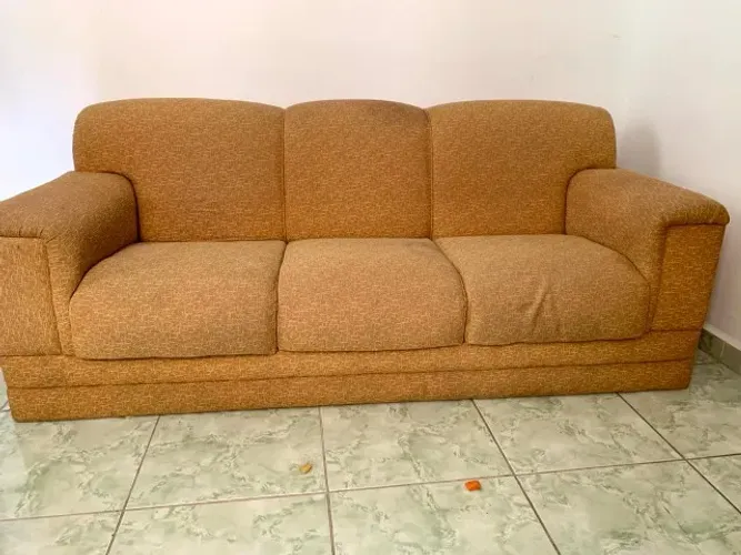 Sofá 3 lugares caramelo de consultório