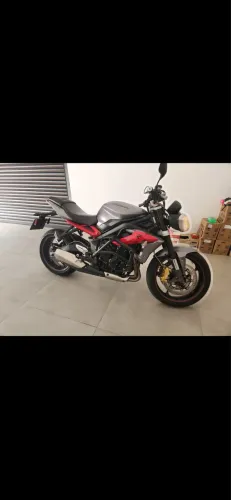 Street Triple 675R