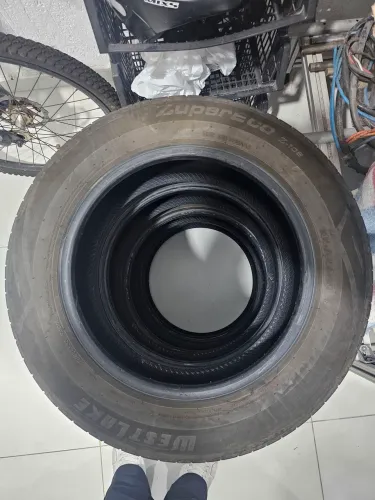 Pneus 185/65 R15
