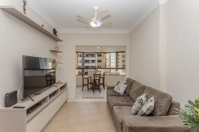 Apartamento á venda no Centro em Balneário Camboriú.