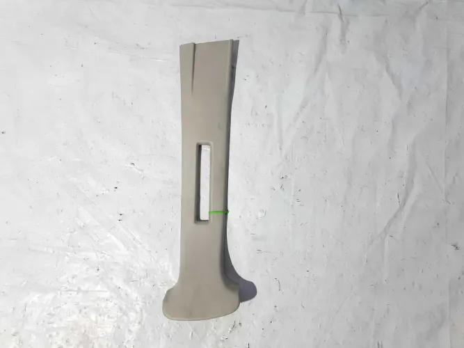Acabamento Coluna Dianteiro Direito Tracker 01 A 09 Cinza