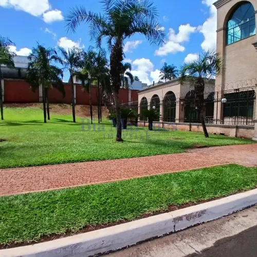 Terreno de ilha com 360 m² em à venda no condomínio fechado Nova Aliança Sul em Ribeirão P