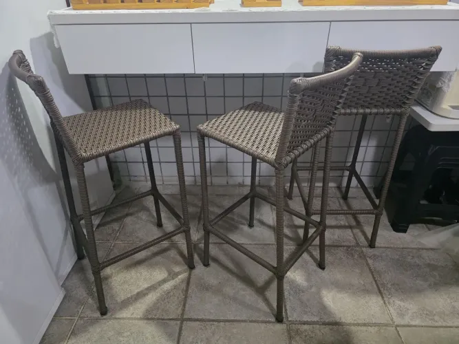 Banqueta alta fibra sintética