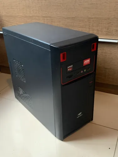 Gabinete C3tech de escritório, com 5 espaços de HDs/SSDs