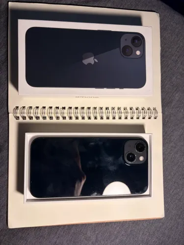 iPhone 13, Meia-Noite 256GB usado