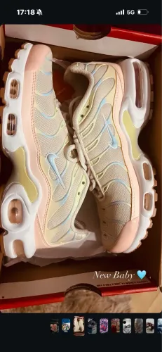 Tenis modelo TN multi cor