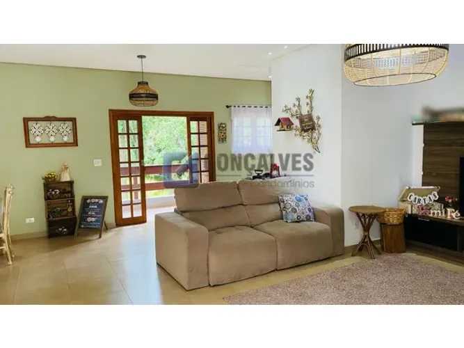 Chácara Residencial à Venda em São Bernardo do Campo (Bairro Dos Finco) 3 Suítes, Piscina