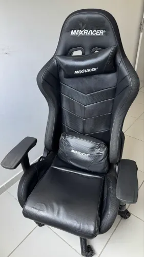 Cadeira gamer MaxRacer com led
