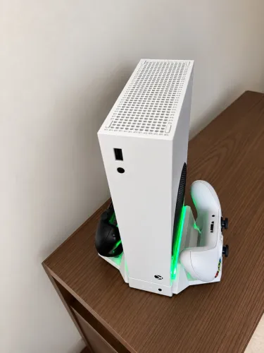 Xbox Séries S - 2 Controles - Base Carregadora