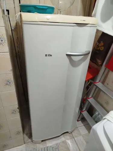 Freezer Eletrolux FE18 145 litros