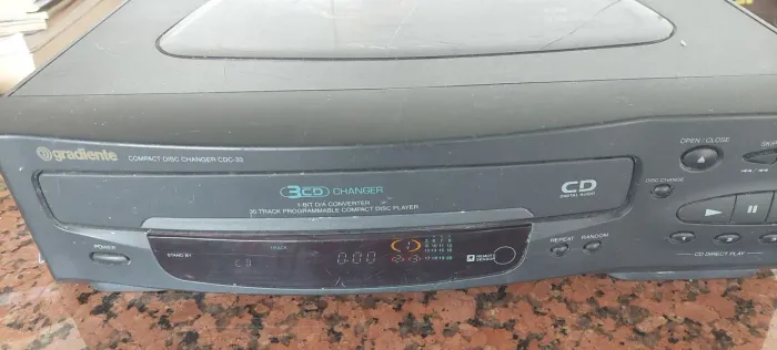 Cd player Gradiente Cdc-33 Compact Disc Player Carrossel 3cd´s c/ defeito som antigo raro