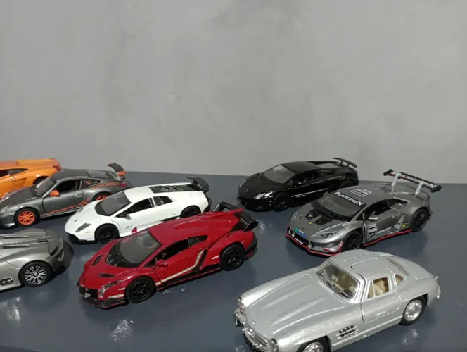Ferrari em miniaturas para colecionadores!!