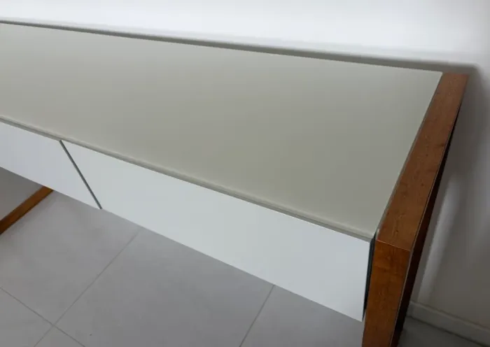 Aparador de excelente qualidade laca off white!