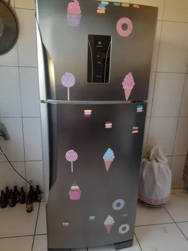 Vendo uma geladeira