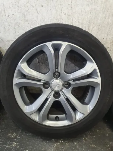 Rodas com Pneu Peugeot