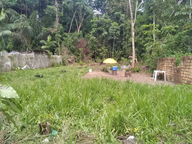Vendo lindo lote na alameda Liliane,Marahu, só 400m da praia próximo ao Resort Jurubeba.