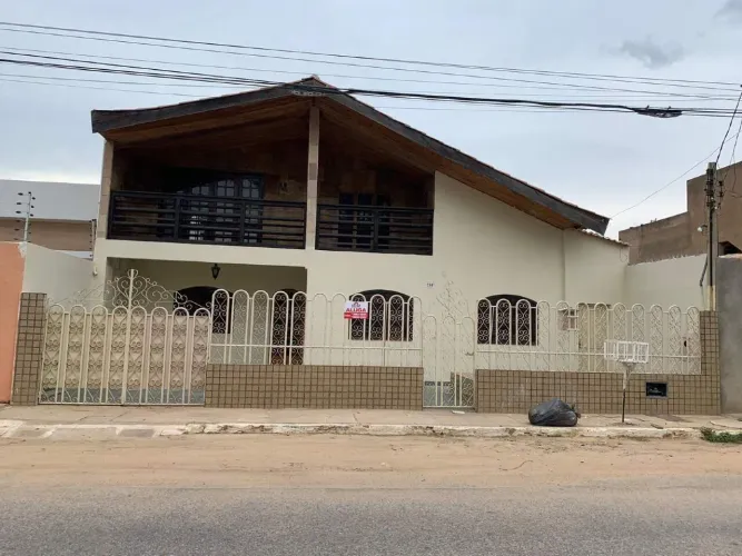 CASA PARA LOCAÇÃO - CENTRO - JUAZEIRO