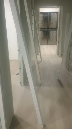 Instalador de portas e rodapés.