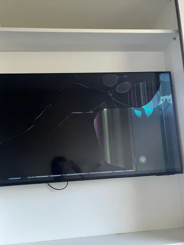 TV Samsung 43? UN43DU7700 tela quebrada