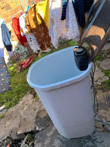 Vendo tanquinho de lavar roupa em ótimo estado de conservação, funcionando perfeitamente,