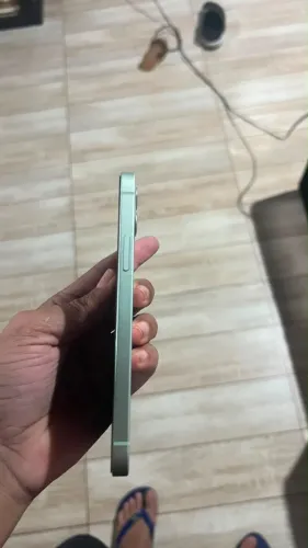 iPhone 12, 128 giga branco. Funcionando perfeitamente saúde da bateria 72%