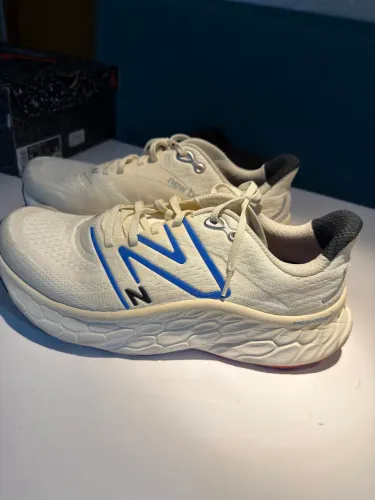 Tênis New Balance Fresh Foam - 42
