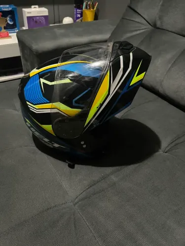 Capacete