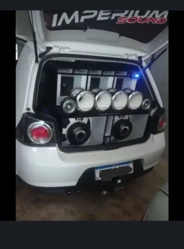 Som automotivo completo.
