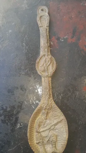 Colher agerntina pra enfeite em homenagem aos gaúchos.