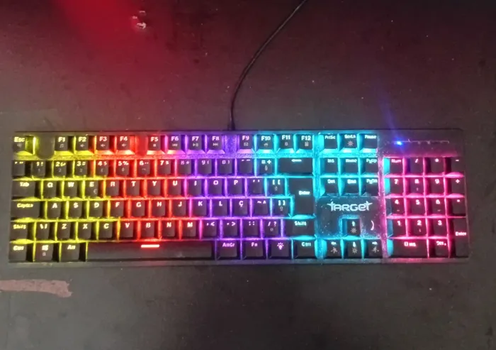 Teclado mecânico switch azul semi novo