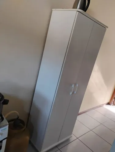 Armário multi uso semi novo