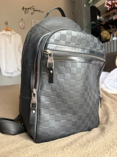 Mochila Preta Louis Vuitton Original!