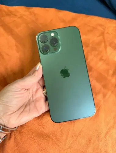 iPhone 13 Pro Max semi novo na caixa