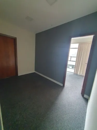 Sala grande para locação centro de Niterói 