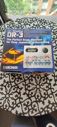 Bateria eletrônica (Drum machine) Dr. Rhythm DR-3 BOSS 