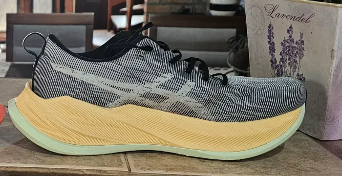 Tênis Asics Superblast 43BR