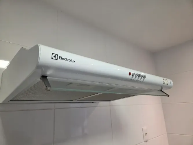 Exaustor / Depurador Eletrolux Branco Clean- Semi novo em ótimo estado