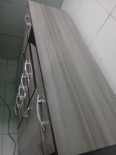 Cômoda 7 gavetas e 2 portas
