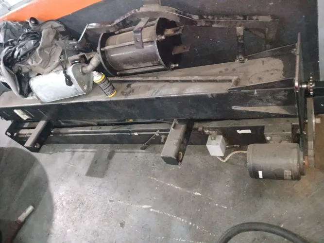 Vendo Elevador/ Rampa de Alinhamento/ Compressor