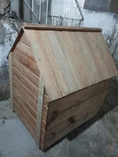Casinha de cachorro de madeira